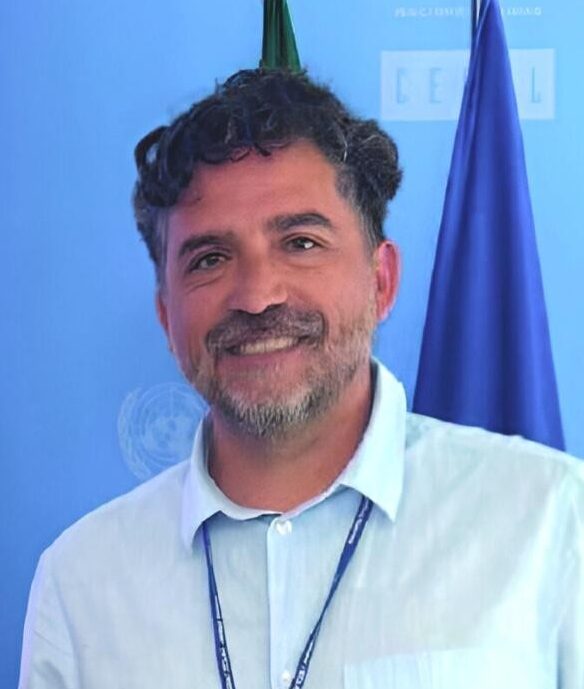 Dr. Alejandro Bustamante