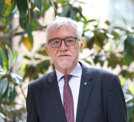 Dr. Mateo Valero Cortés
